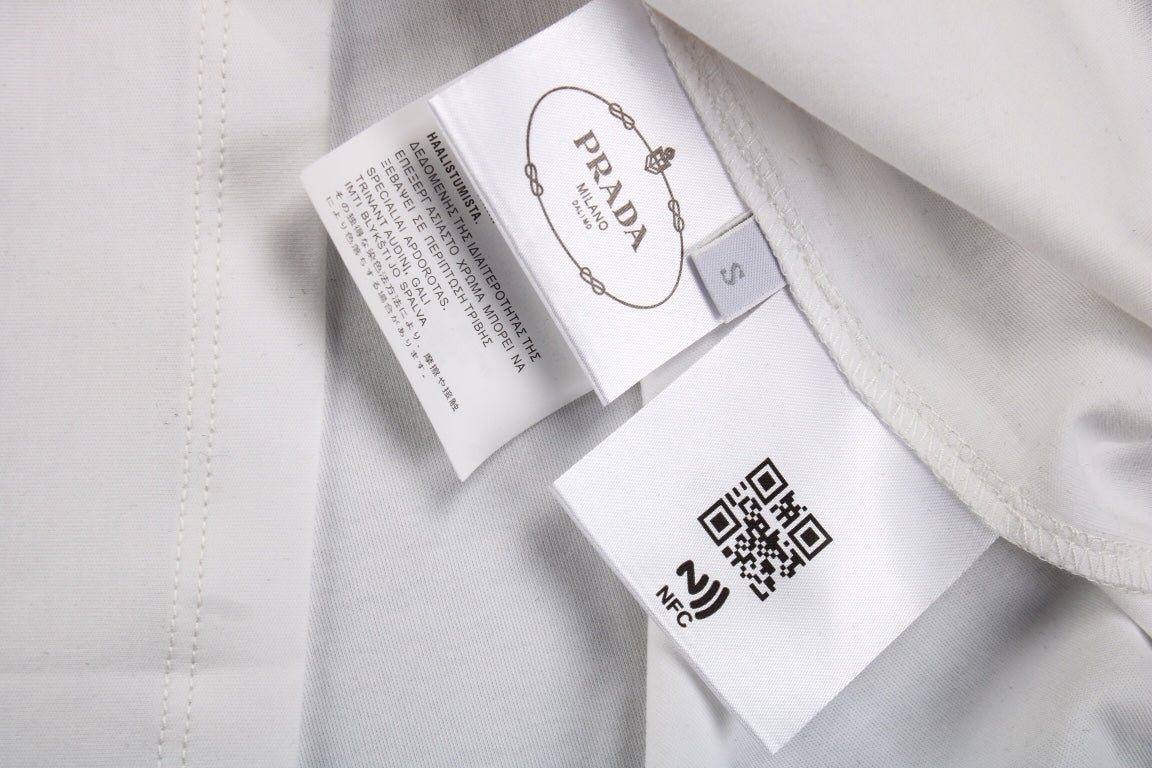 T-shirt à logo Prada (blanc)