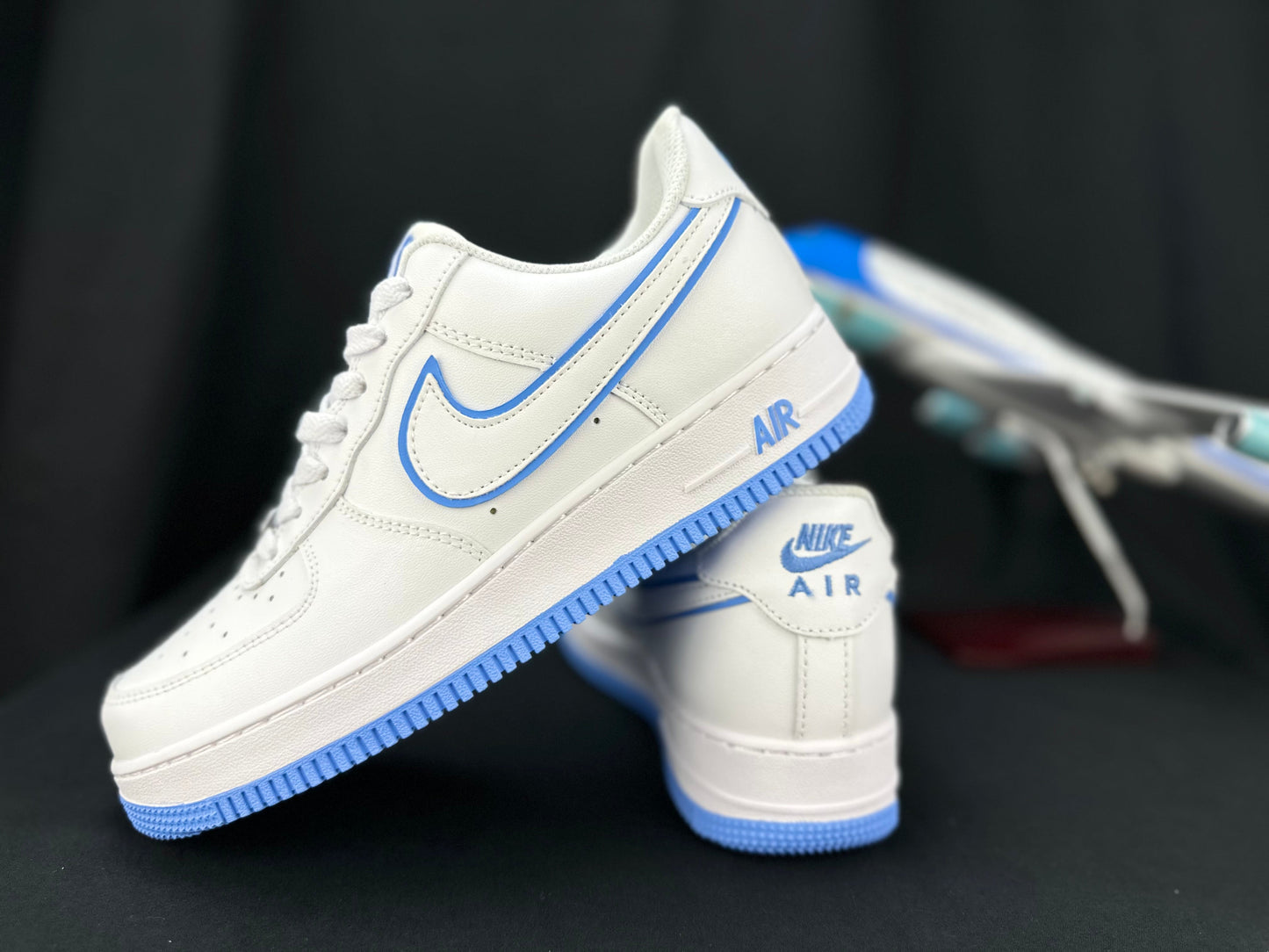 NIKE AIR FORCE 1 « Double Swoosh Blanc/Bleu »