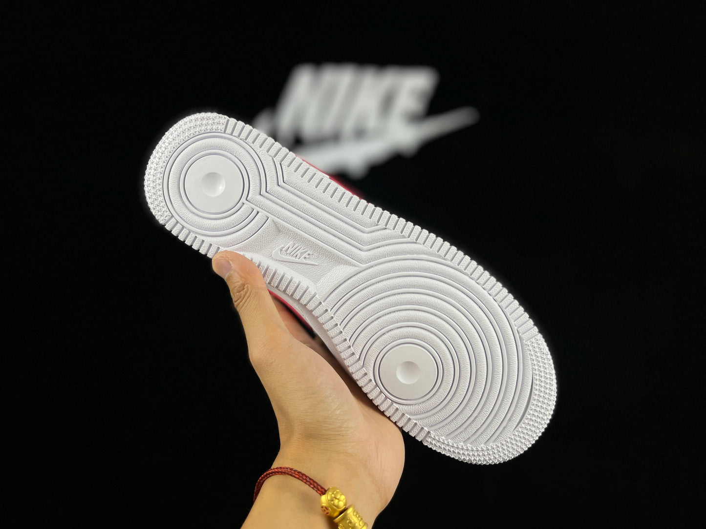 NIKE AIR FORCE 1 « Mini Swoosh Blanc/Rouge »