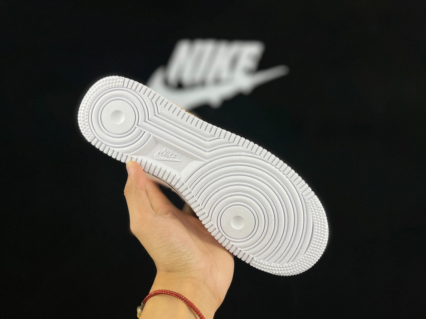 NIKE AIR FORCE 1 "Boucle rose"