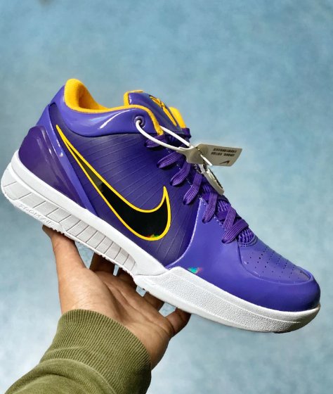 NIKE KOBE 4 x LOS ANGELES LAKERS INVINCIBLES