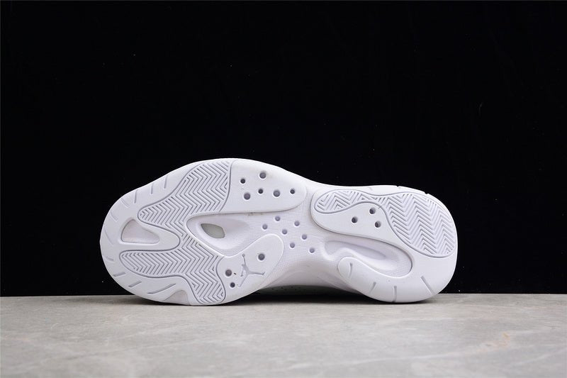 AIR JORDAN 11 CMFT LOW VERT À PEINE/BLANC/NOIR/VERT À PEINE