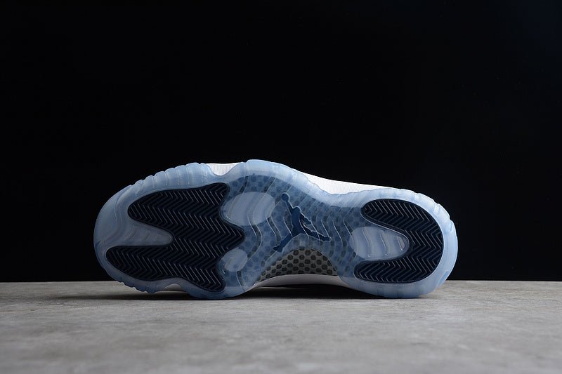 AIR JORDAN 11 RETRO LOW GEORGETOWN GREY MIST/BLANC-MARINE MINUIT
