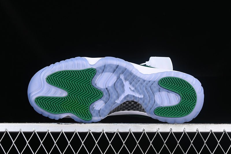 AIR JORDAN 11 RETRO BLANC/VERT