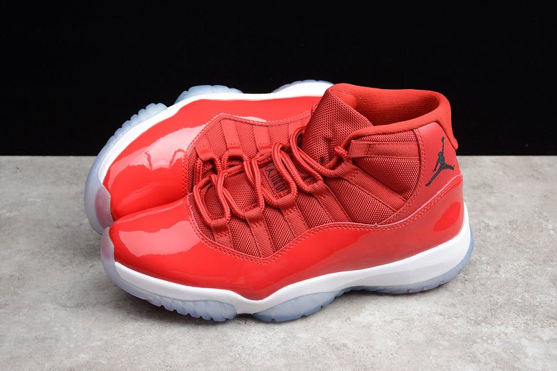 AIR JORDAN 11 RETRO WIN LIKE 96 ROUGE/NOIR-BLANC