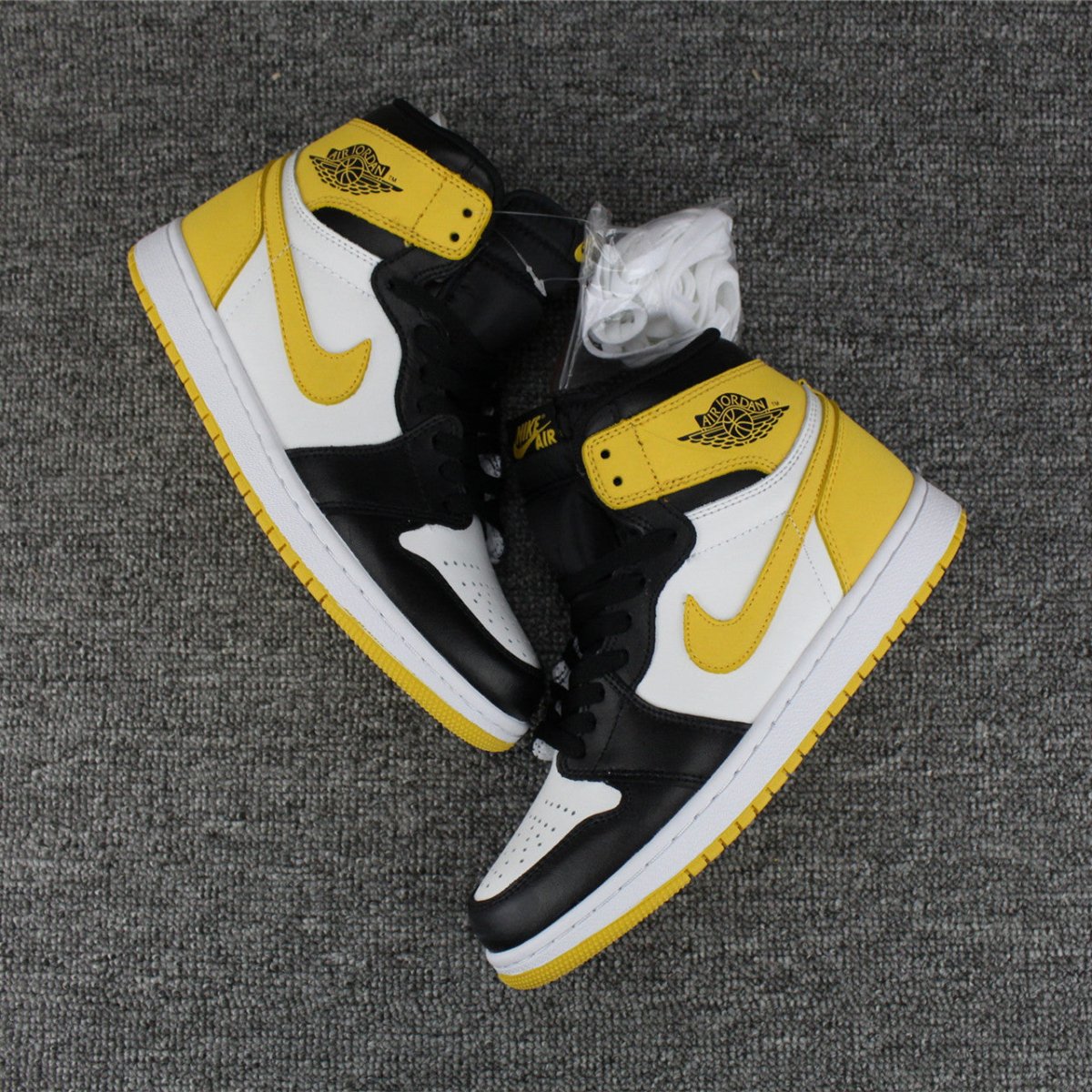JORDAN 1 RETRO HIGH x OCRÈME JAUNE
