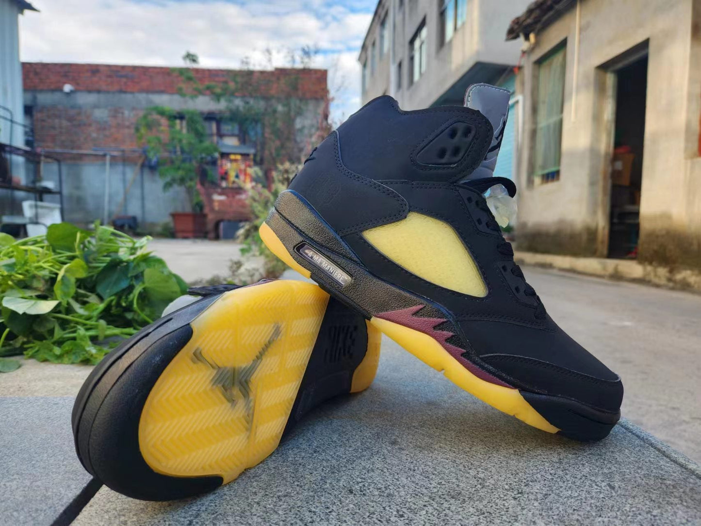 Jordan 5 Noir et Jaune