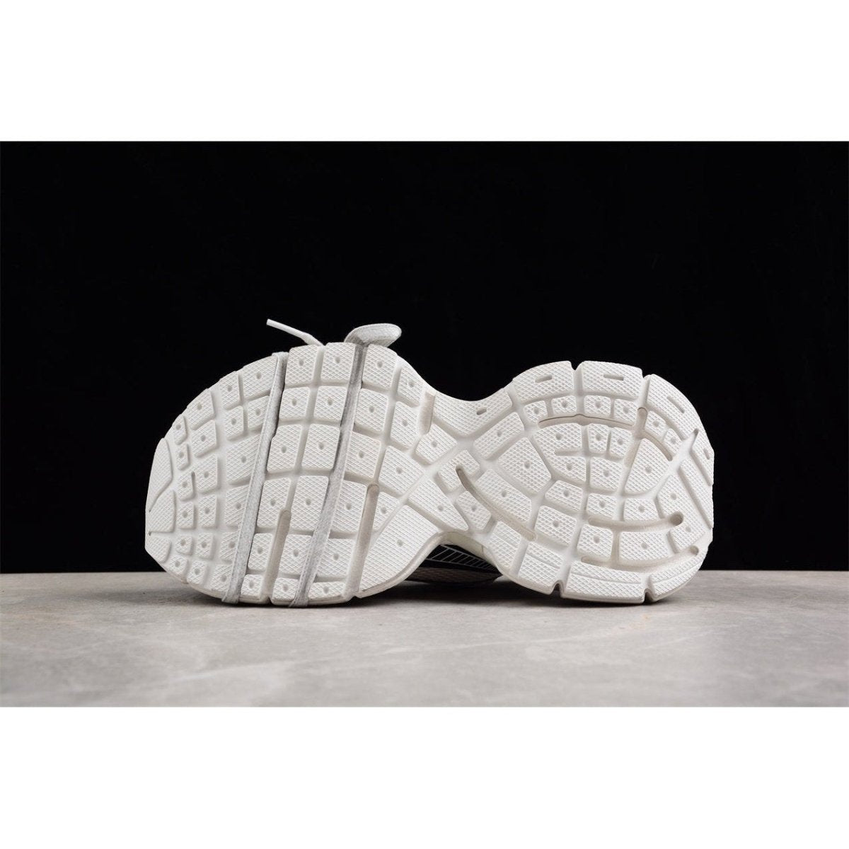 BALENCIAGA 3XL x BLANC NOIR