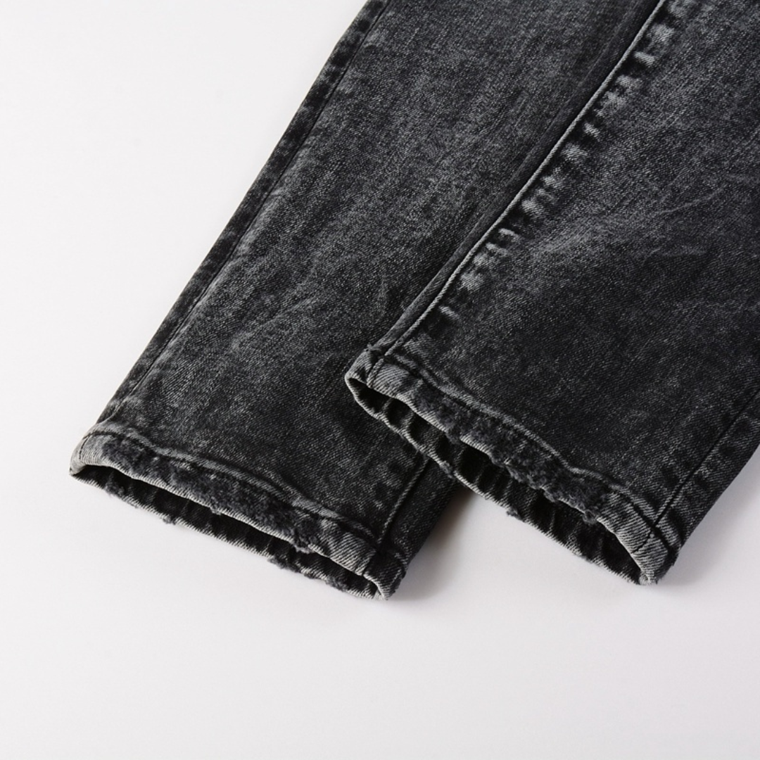 Jean noir à dégradé violet