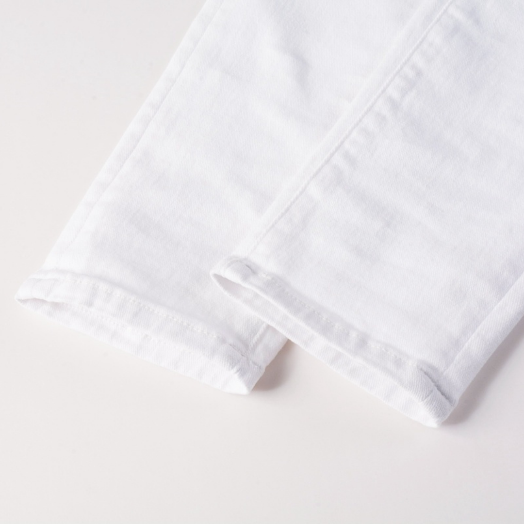 Jean déchiré Amr White