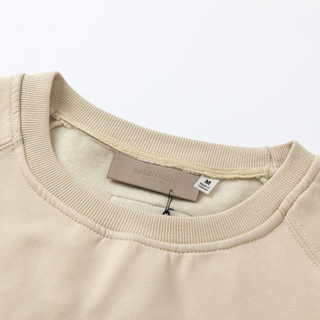 Sweat-shirt Essentials « 77 »