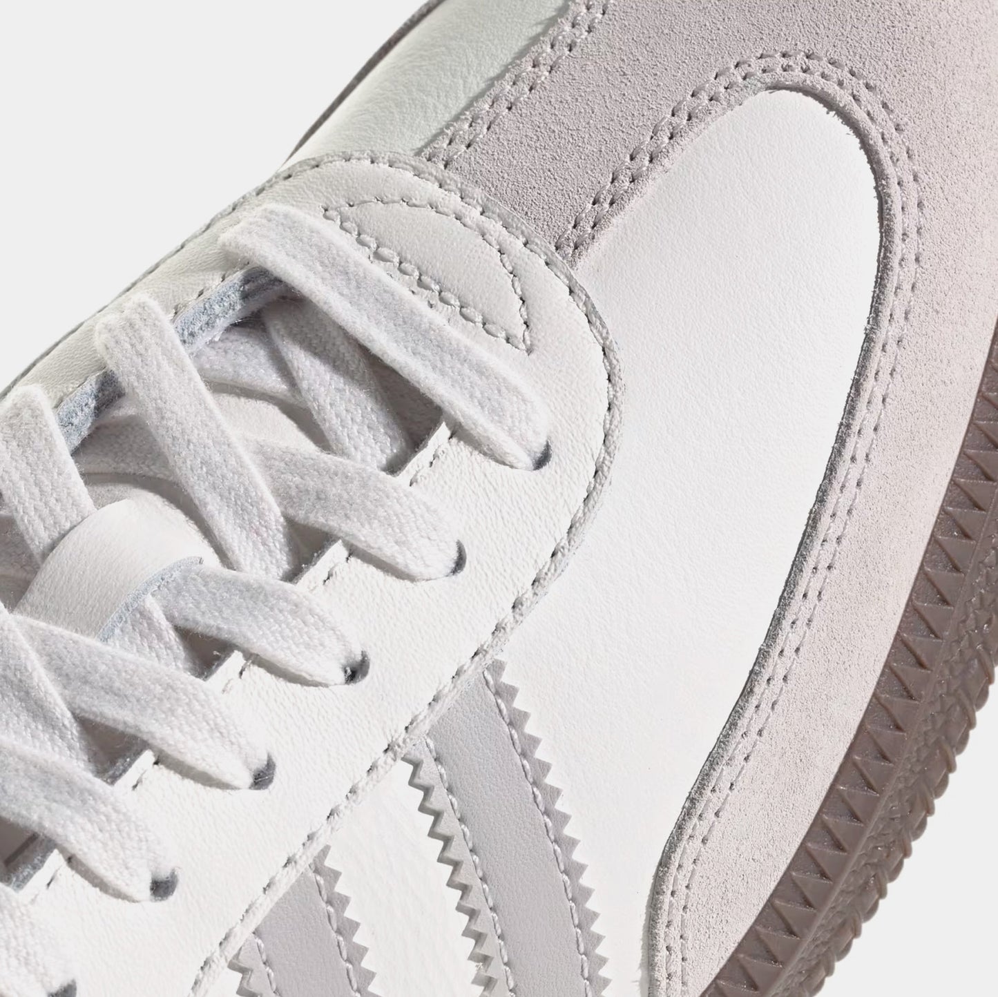 Samba OG Womens Lifestyle Shoes (Cloud White/Clear Granite/Gold Metallic)