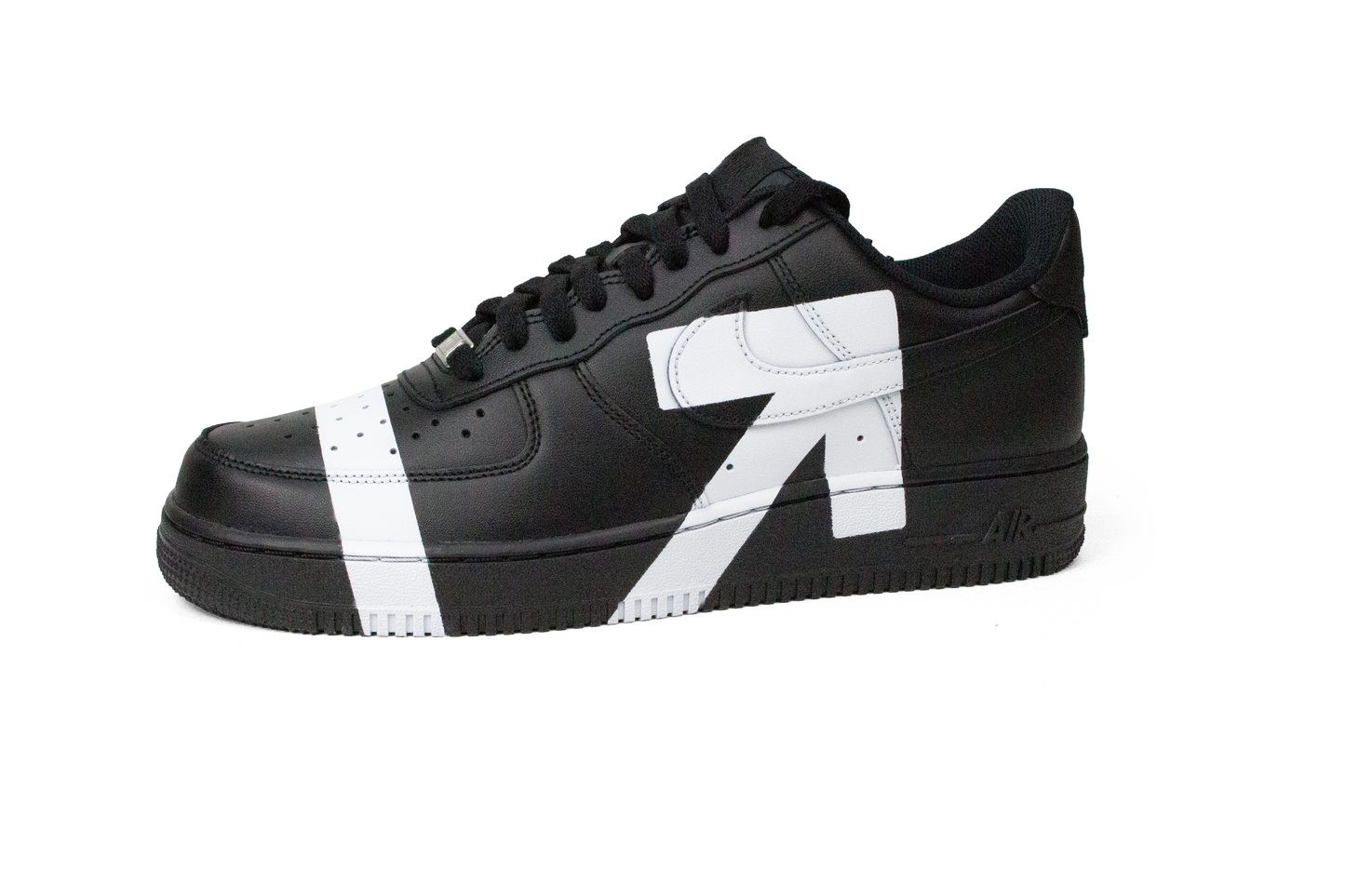 AIR FORCE 1 NOIR BLANC CASSÉ