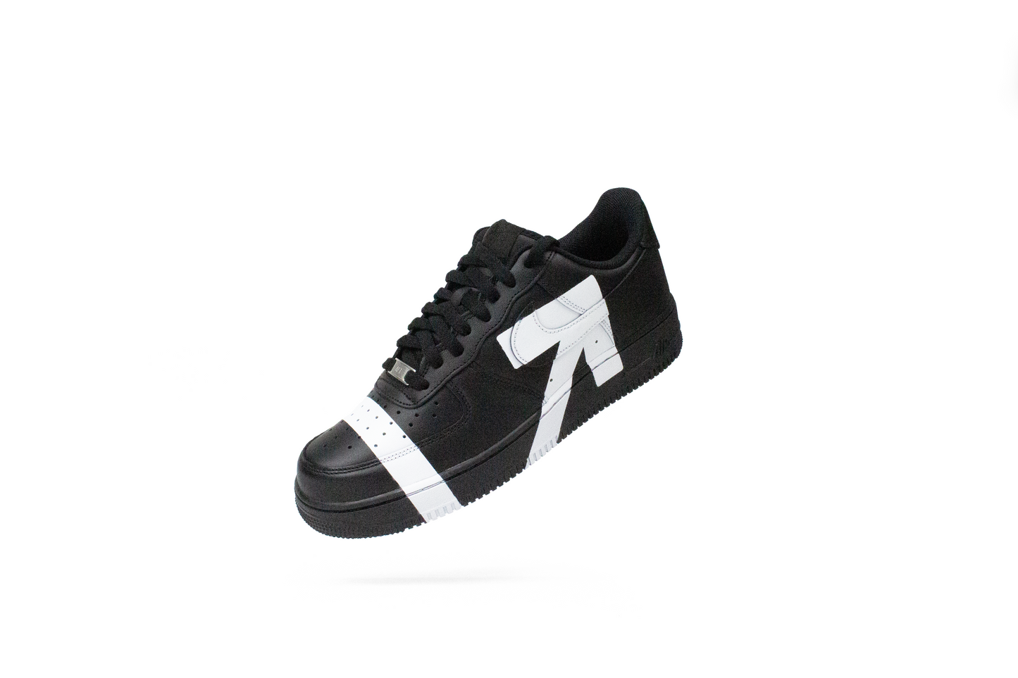 AIR FORCE 1 NOIR BLANC CASSÉ