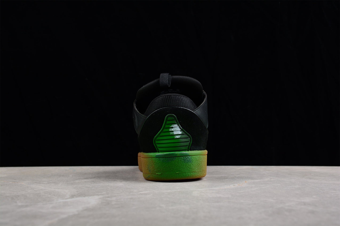 Baskets basses noires multicolores