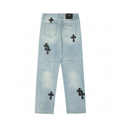 JEANS BLEU BRODÉS AVEC DES CŒURS CHROMÉS