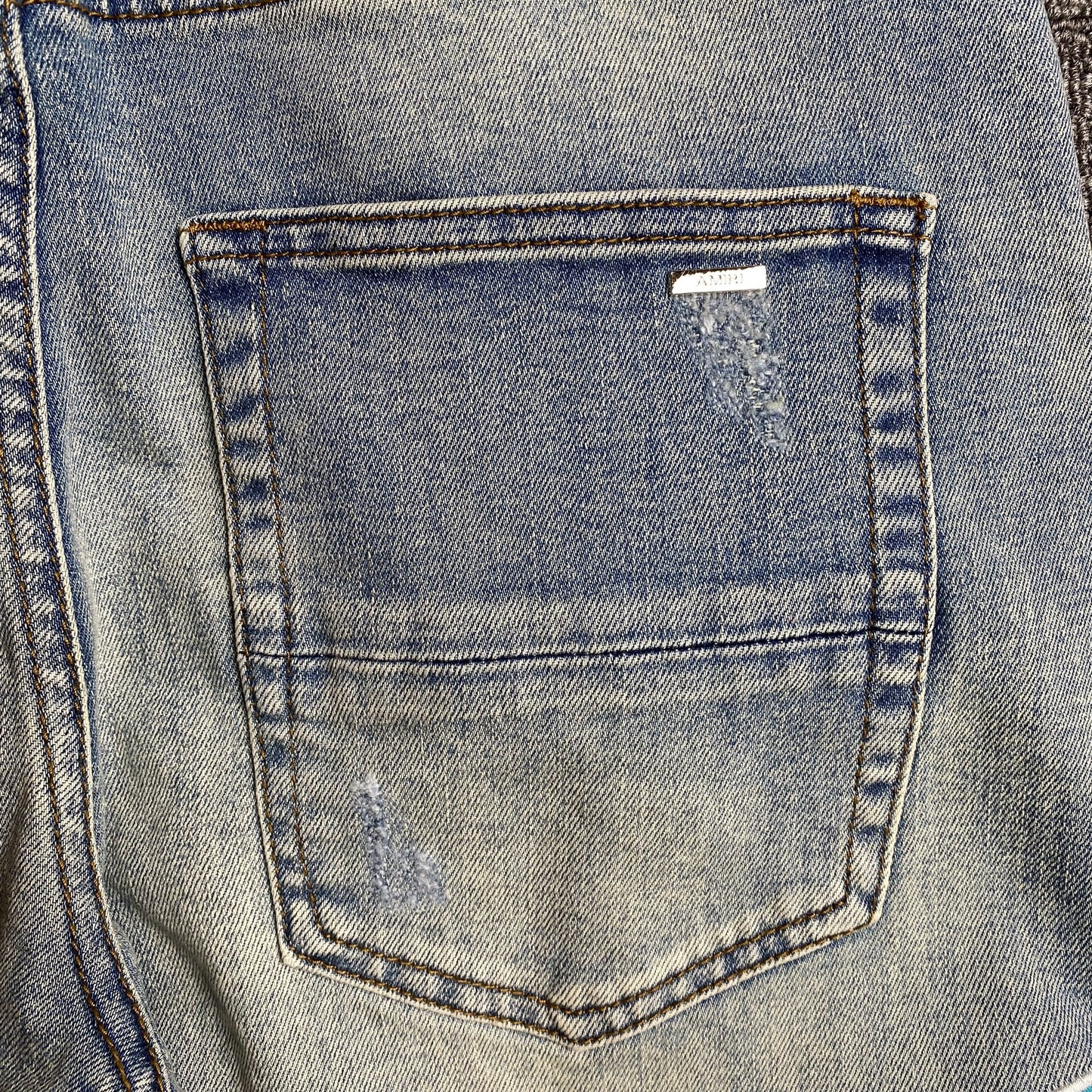 JEANS À LOGO UNIVERSITAIRE AMIRI