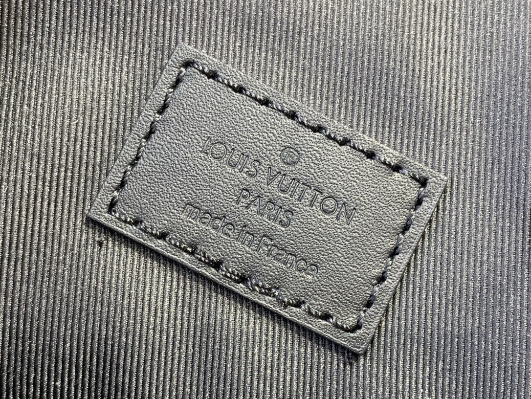 LOUIS VUITTON MONOGRAMME ECLIPSE REVERSE PM GRIS