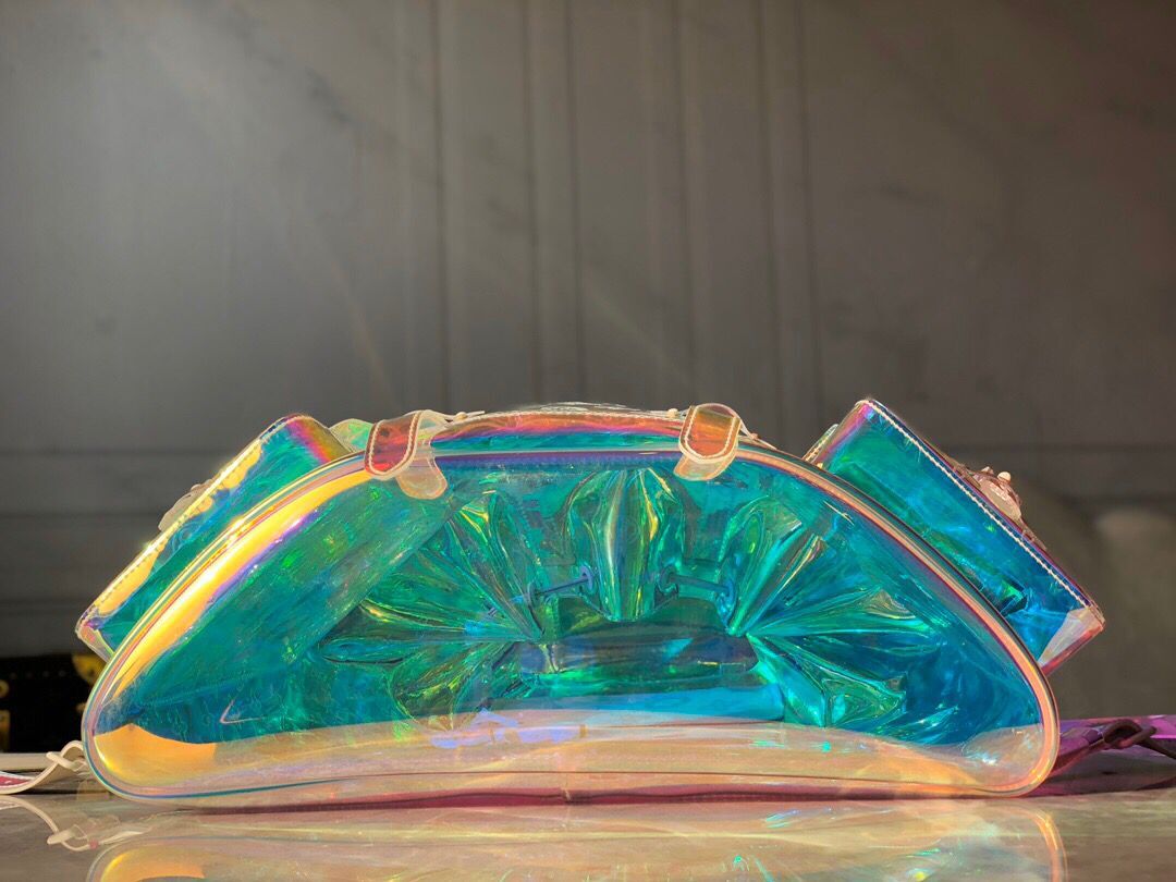 Sac à dos holographique Louis Vuitton Monogram GM Prism 