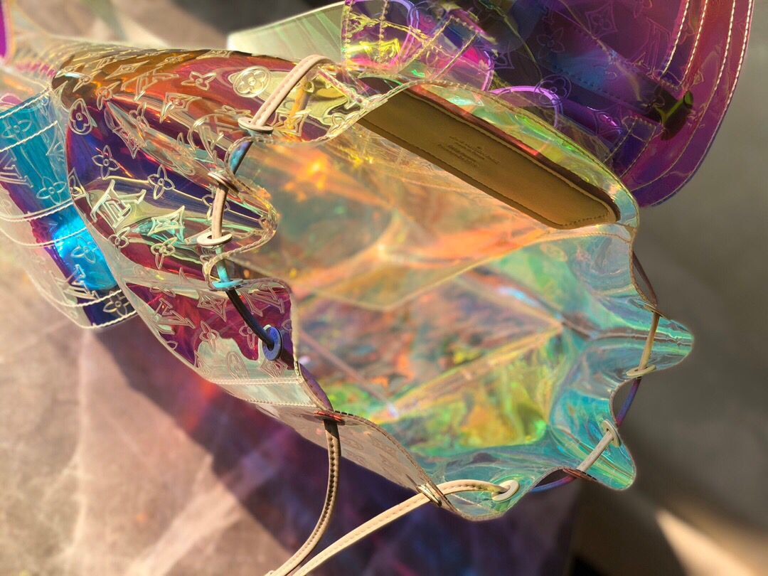 Sac à dos holographique Louis Vuitton Monogram GM Prism 