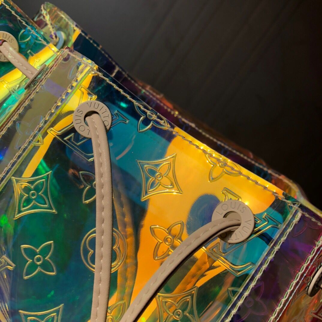 Sac à dos holographique Louis Vuitton Monogram GM Prism 