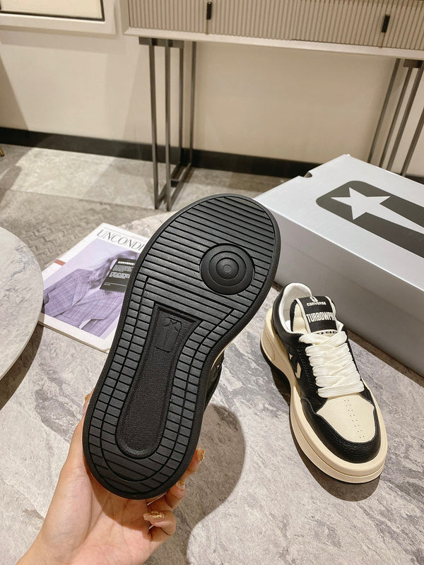 Baskets Golden Goose crème et noires à étoiles