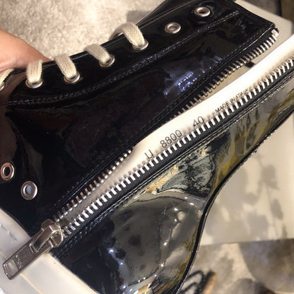 Baskets montantes en cuir verni noir