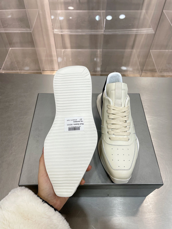 Baskets bicolores noires à accents