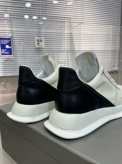 Baskets bicolores noires à accents