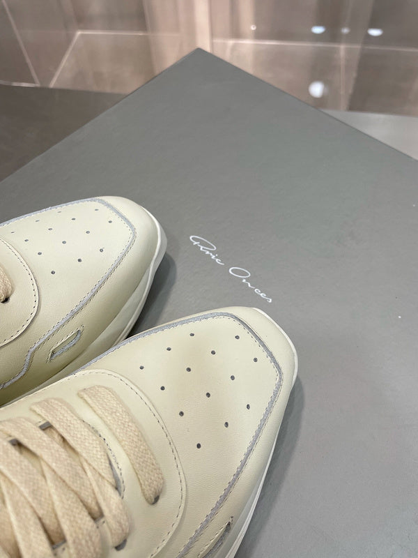 Baskets bicolores noires à accents