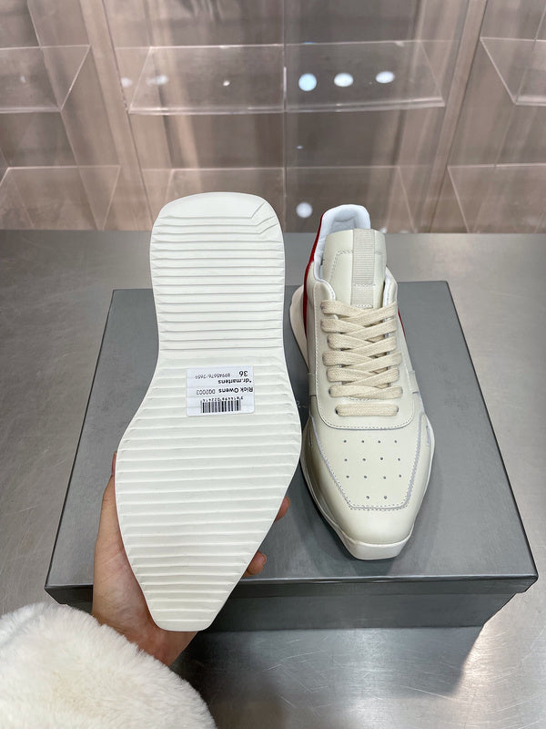 Baskets modernes bicolores