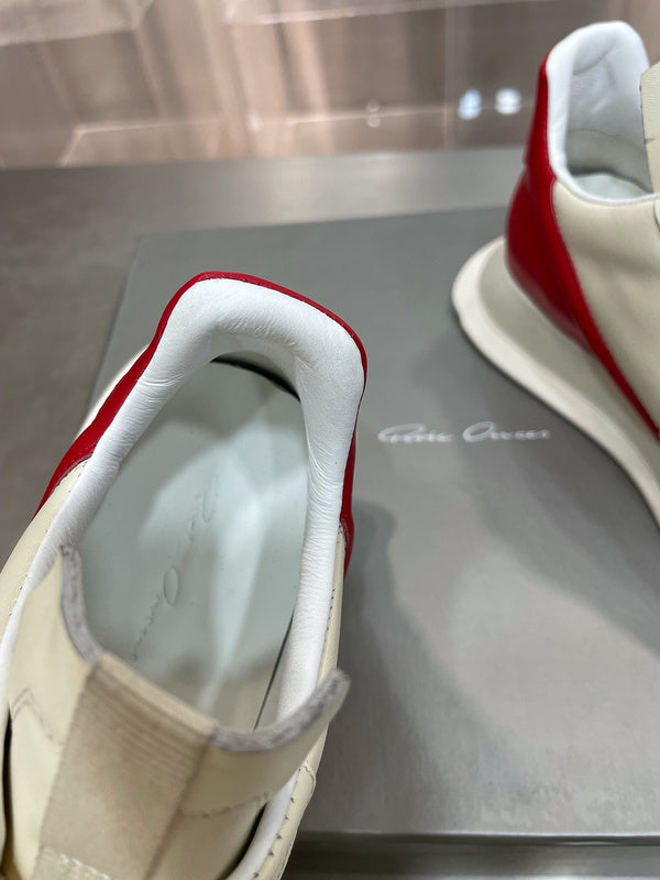 Baskets modernes bicolores