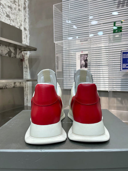 Baskets modernes bicolores