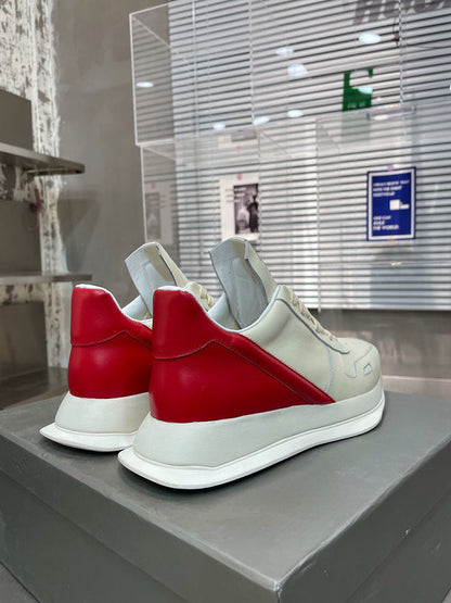 Baskets modernes bicolores