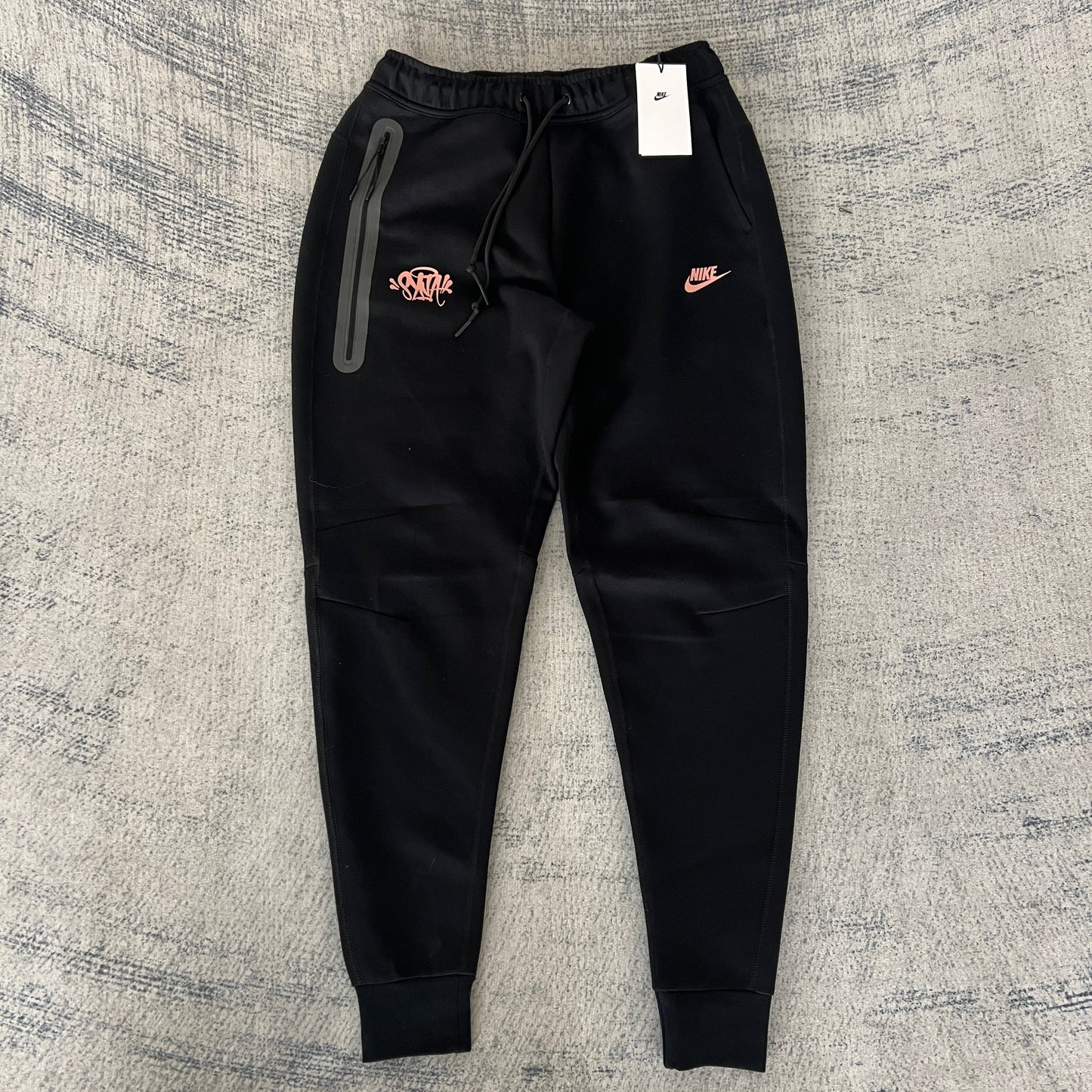 Pantalon Nike Tech Fleece x Syna Central CEE