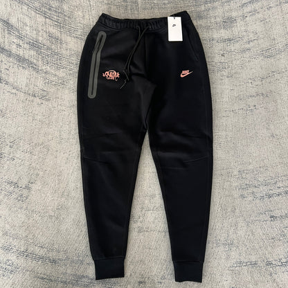 Pantalon Nike Tech Fleece x Syna Central CEE