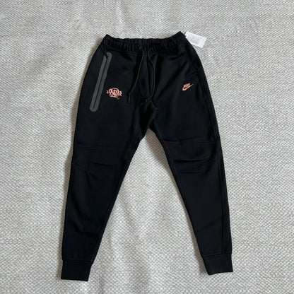 Pantalon Nike Tech Fleece x Syna Central CEE