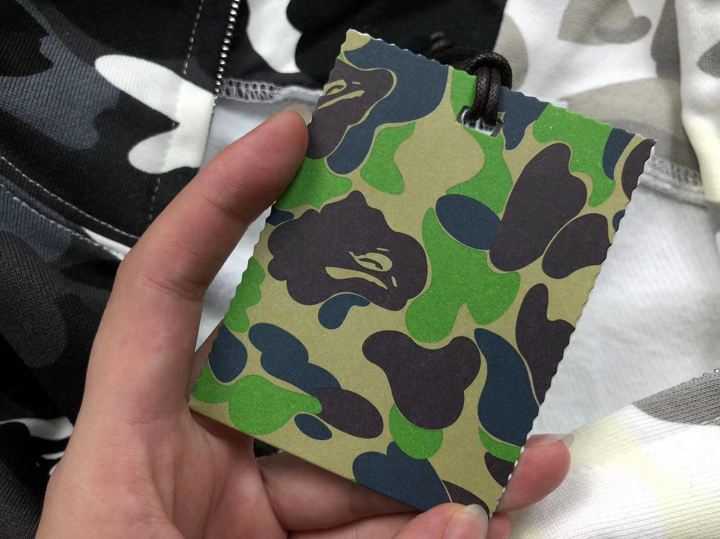 Sweat à capuche zippé BAPE CITY CAMO HALF SHARK BLANC/NOIR