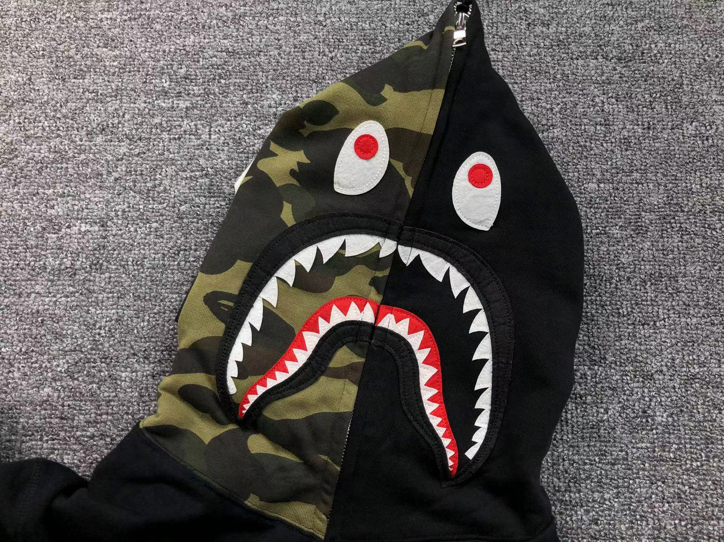Sweat à capuche zippé BAPE camouflage vert noir