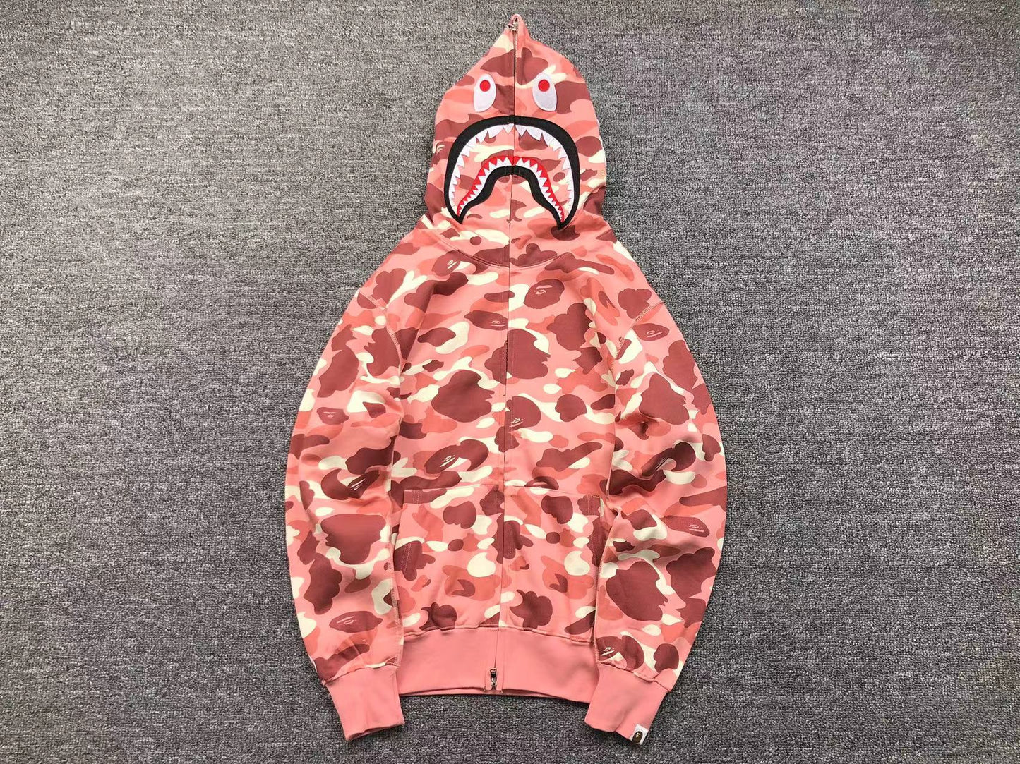 BAPE x BARBIE DOT CAMO SHARK SWEAT À CAPUCHE FERMÉ ROSE
