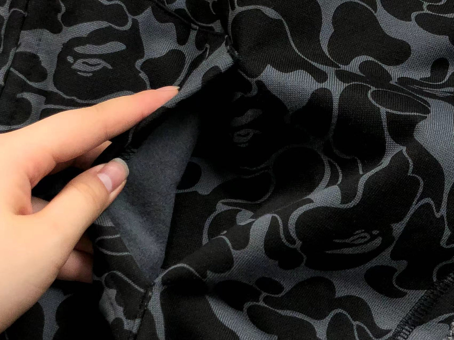 BAPE x DOVER STREET MARKET SPÉCIAL CAMO SHARK SWEAT À CAPUCHE ZIPPÉ NOIR