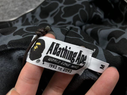 BAPE x DOVER STREET MARKET SPÉCIAL CAMO SHARK SWEAT À CAPUCHE ZIPPÉ NOIR