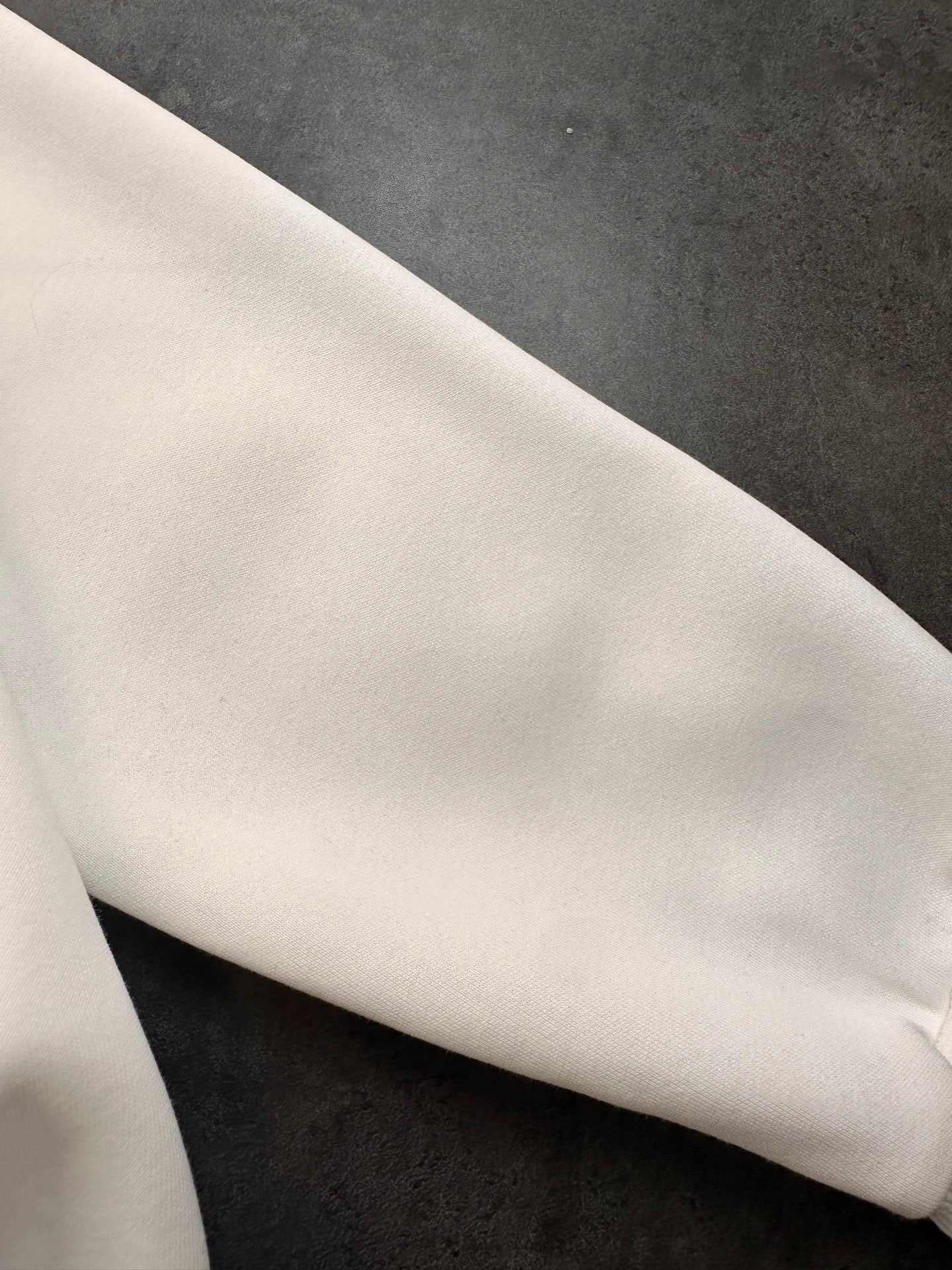 Sweat à capuche blanc à écusson croix noir Chrome Hearts