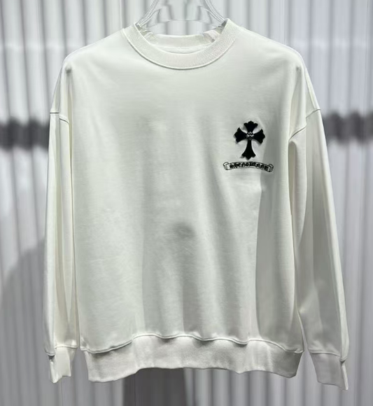 Sweat-shirt blanc à croix noire et cœurs chromés