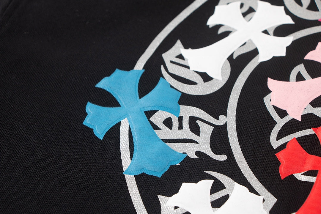 Sweat-shirt noir avec logo de chaussure à cheval et croix chromée.