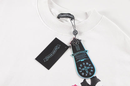 Sweat-shirt blanc avec logo de chaussure à cheval et croix chromée.