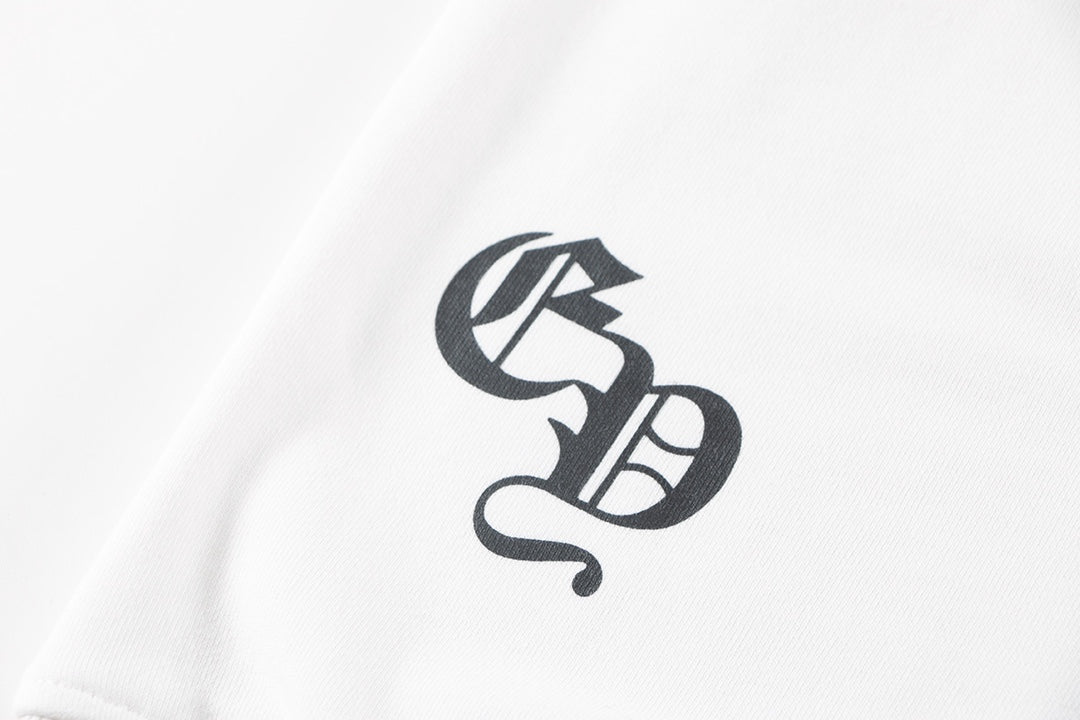 Sweat-shirt blanc avec logo de chaussure à cheval et croix chromée.