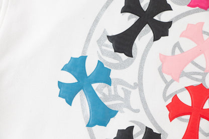 Sweat-shirt blanc avec logo de chaussure à cheval et croix chromée.