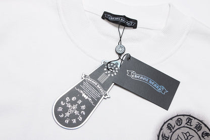 Sweat-shirt blanc avec logo fer à cheval et cœurs chromés