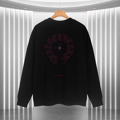 Sweat-shirt noir avec logo de fer à cheval rose et cœurs chromés